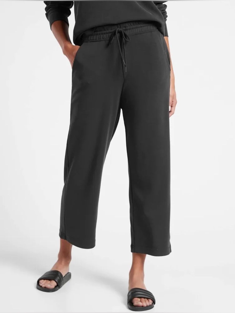 Athleta Seasoft Mid-Rise Straight Crop Pants in Black Size XL